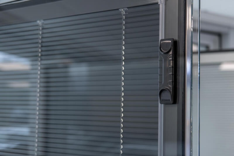 Integral blinds sv system